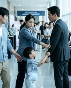Ly Hôn Vì Một Chiếc Vòng, Ba Năm Sau Tôi Trở Thành Phu Nhân Chủ Tịch